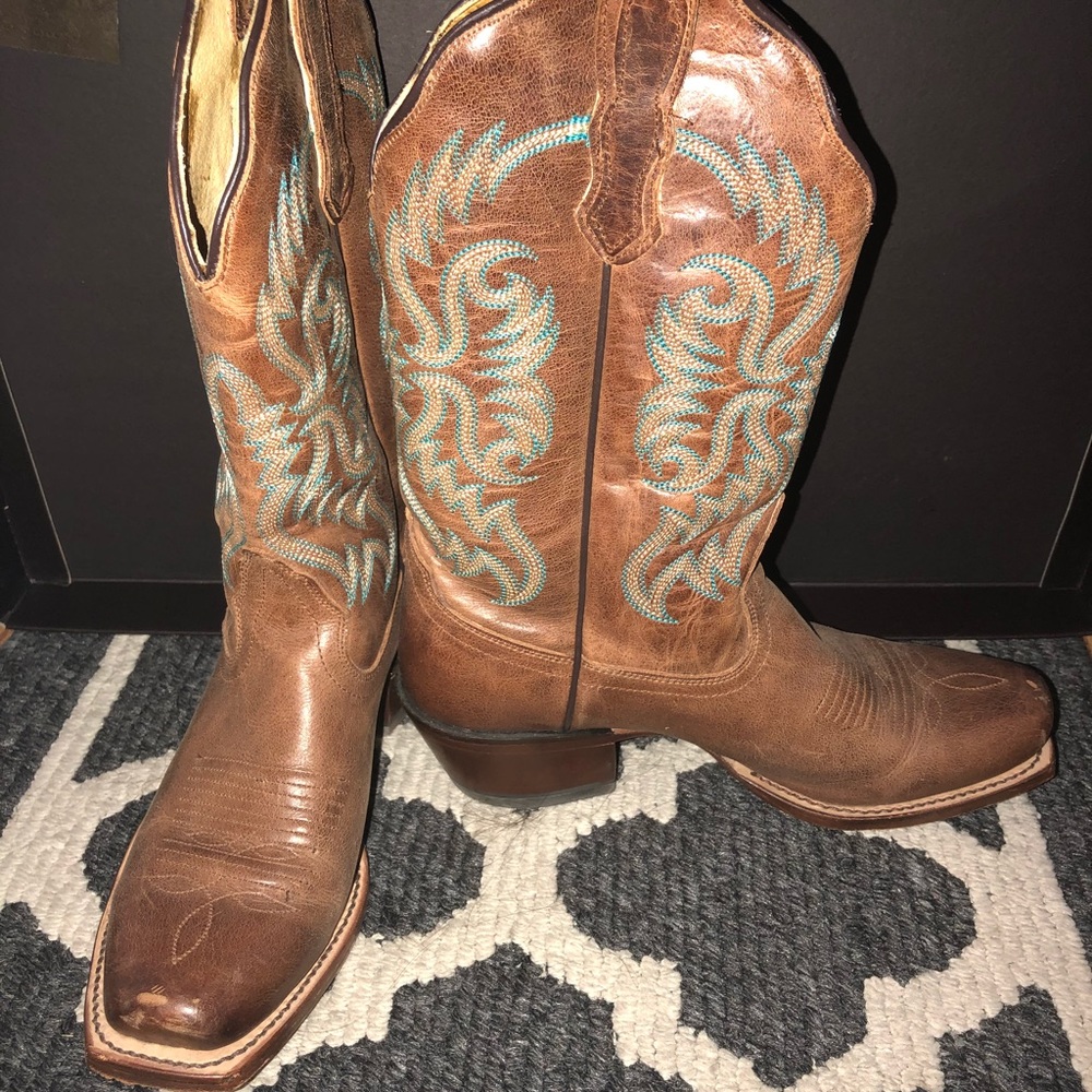 Cowboy boots !